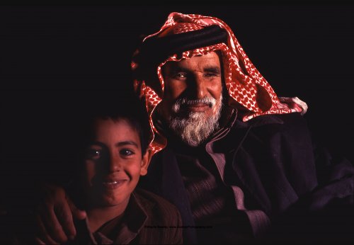 ناصر بن زيد آل مري مخيم بدوي . الدهناء , بالمملكة العربية السعودية